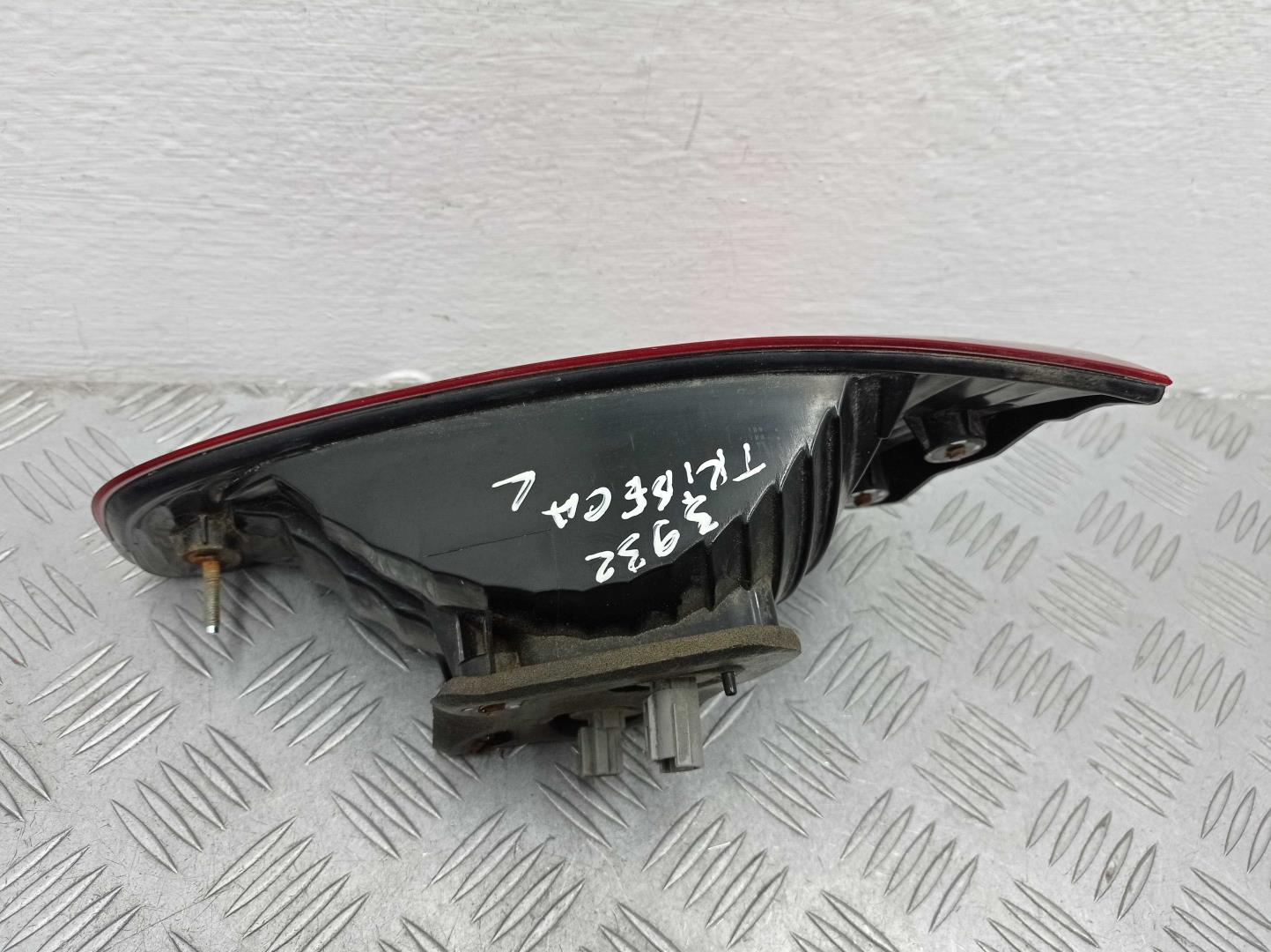 Фонарь задний внутренний левый