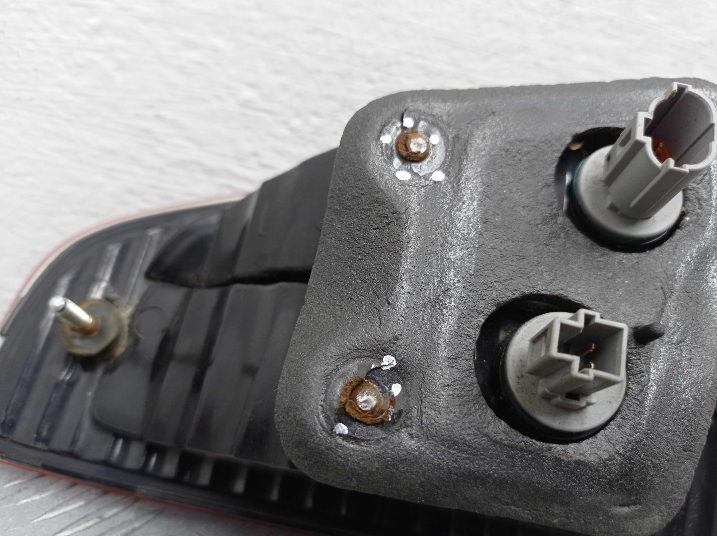 Фонарь задний внутренний левый