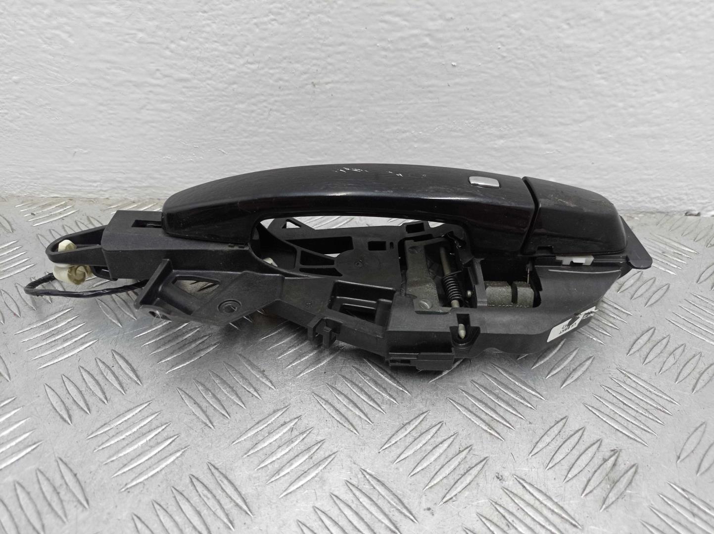 Ручка двери передней наружная левая