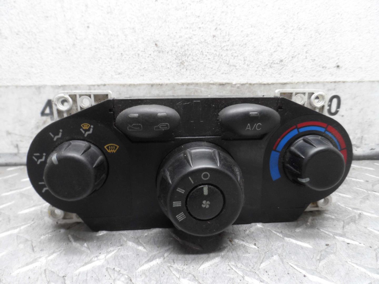 Переключатель отопителя