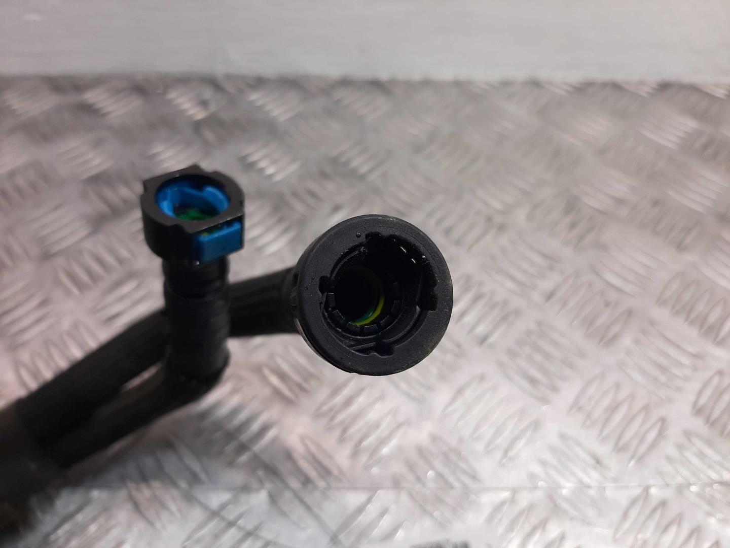 Трубка топливная