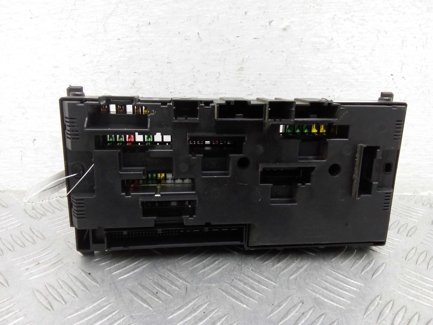 Блок предохранителей