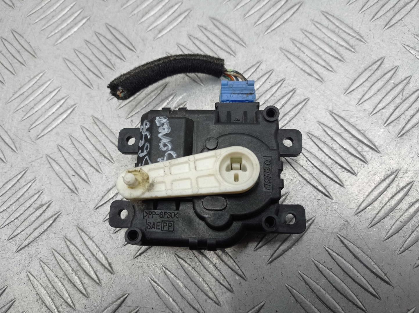 Моторчик заслонки печки