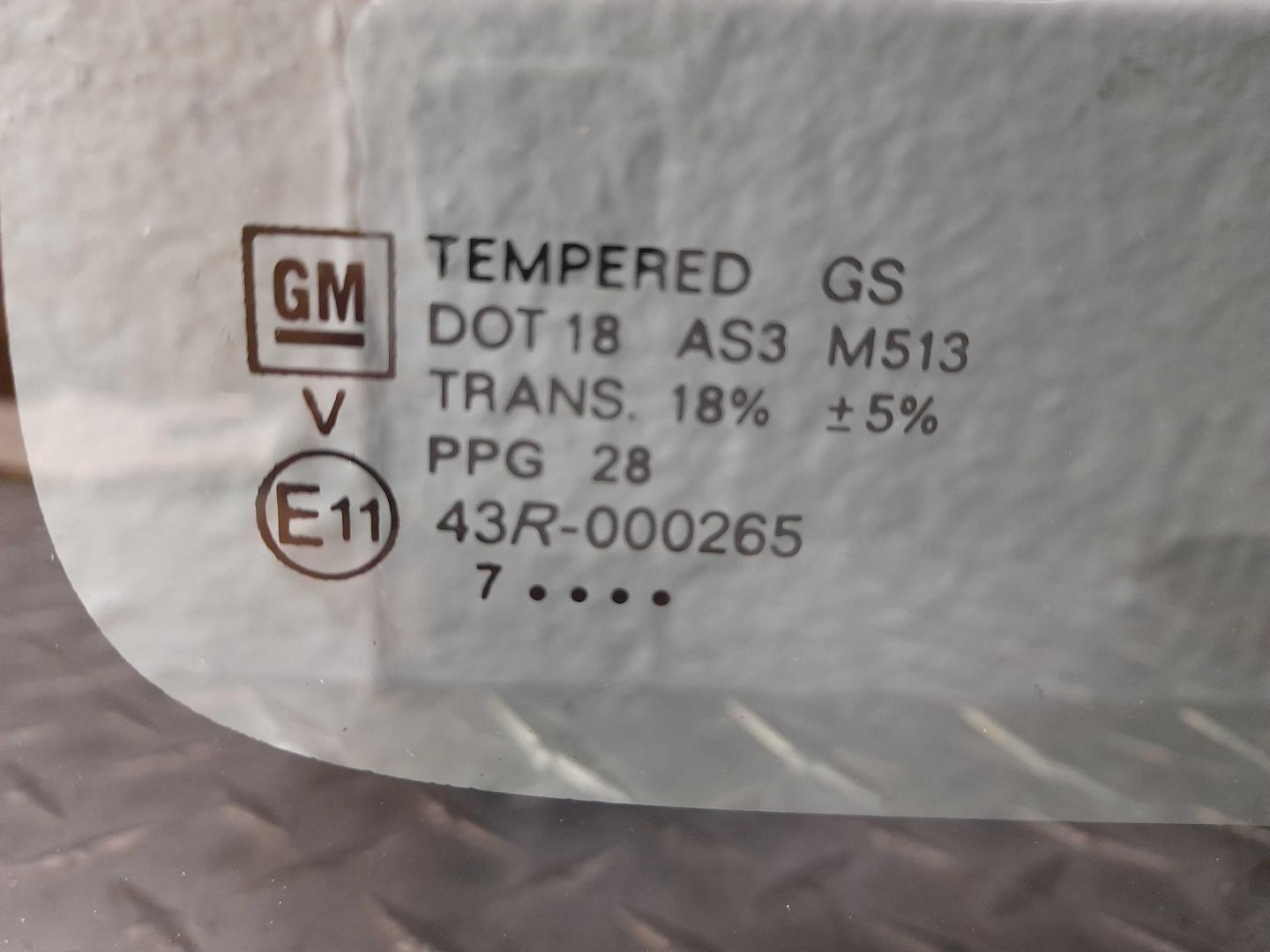 Стекло кузовное глухое правое