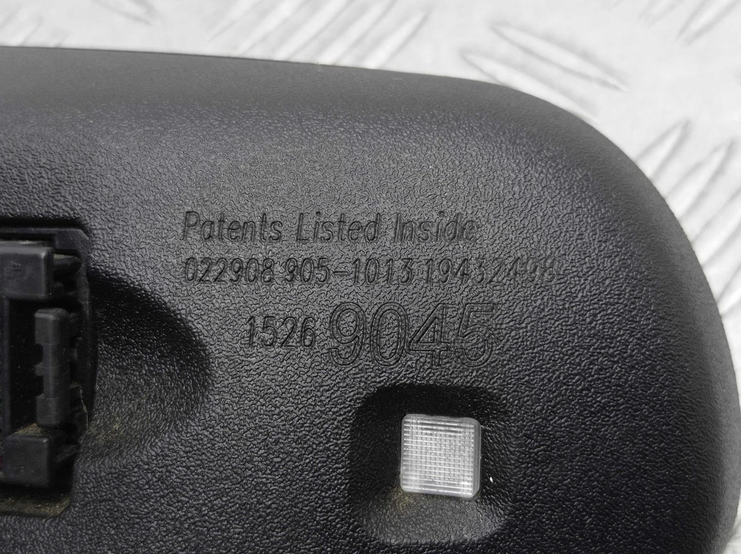 Зеркало заднего вида