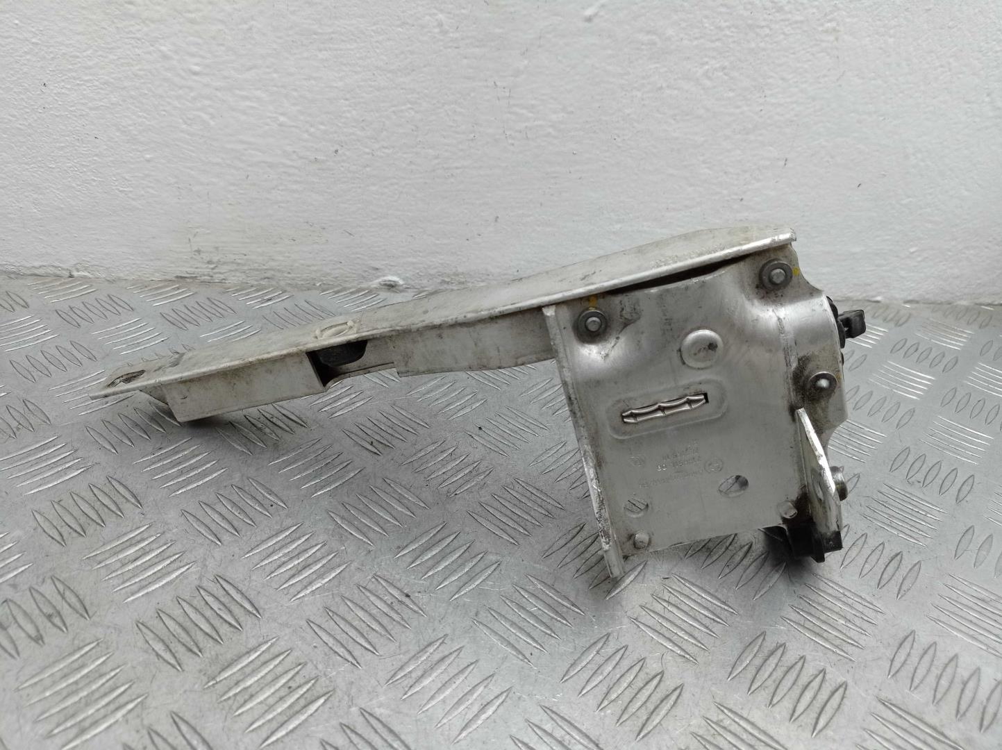 Кронштейн радиатора