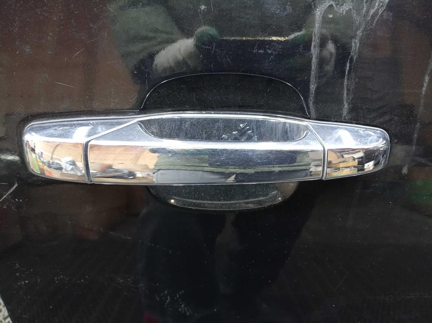 Петля двери передней