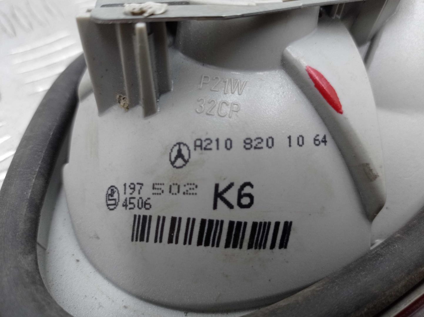 Фонарь задний внутренний правый