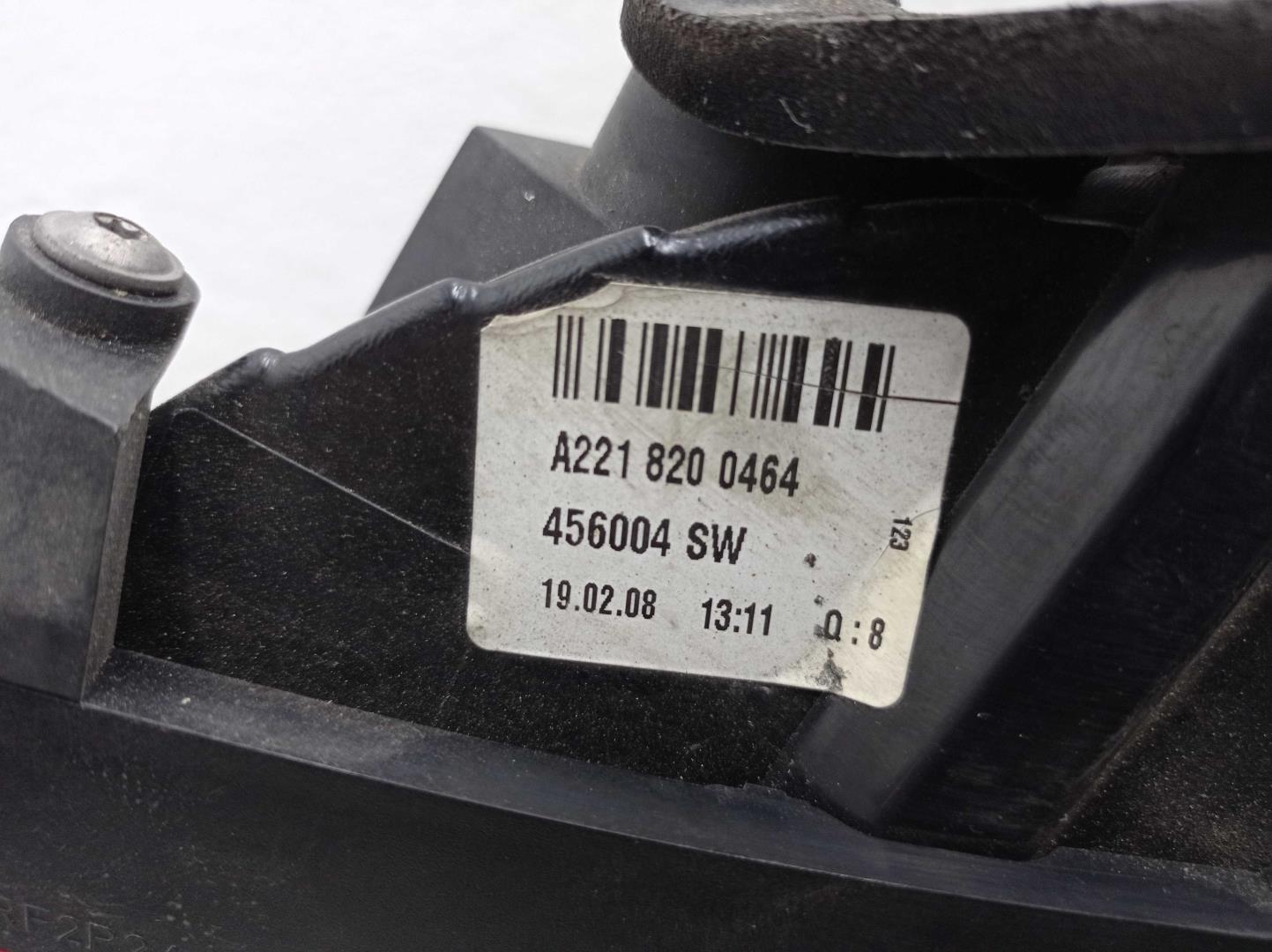 Фонарь задний наружный правый