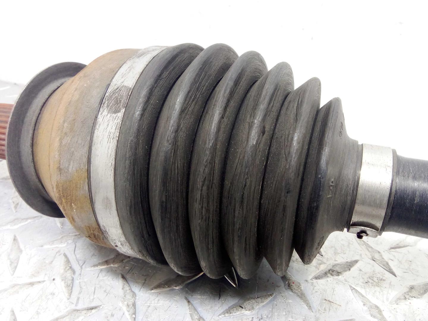 Полуось задняя левая