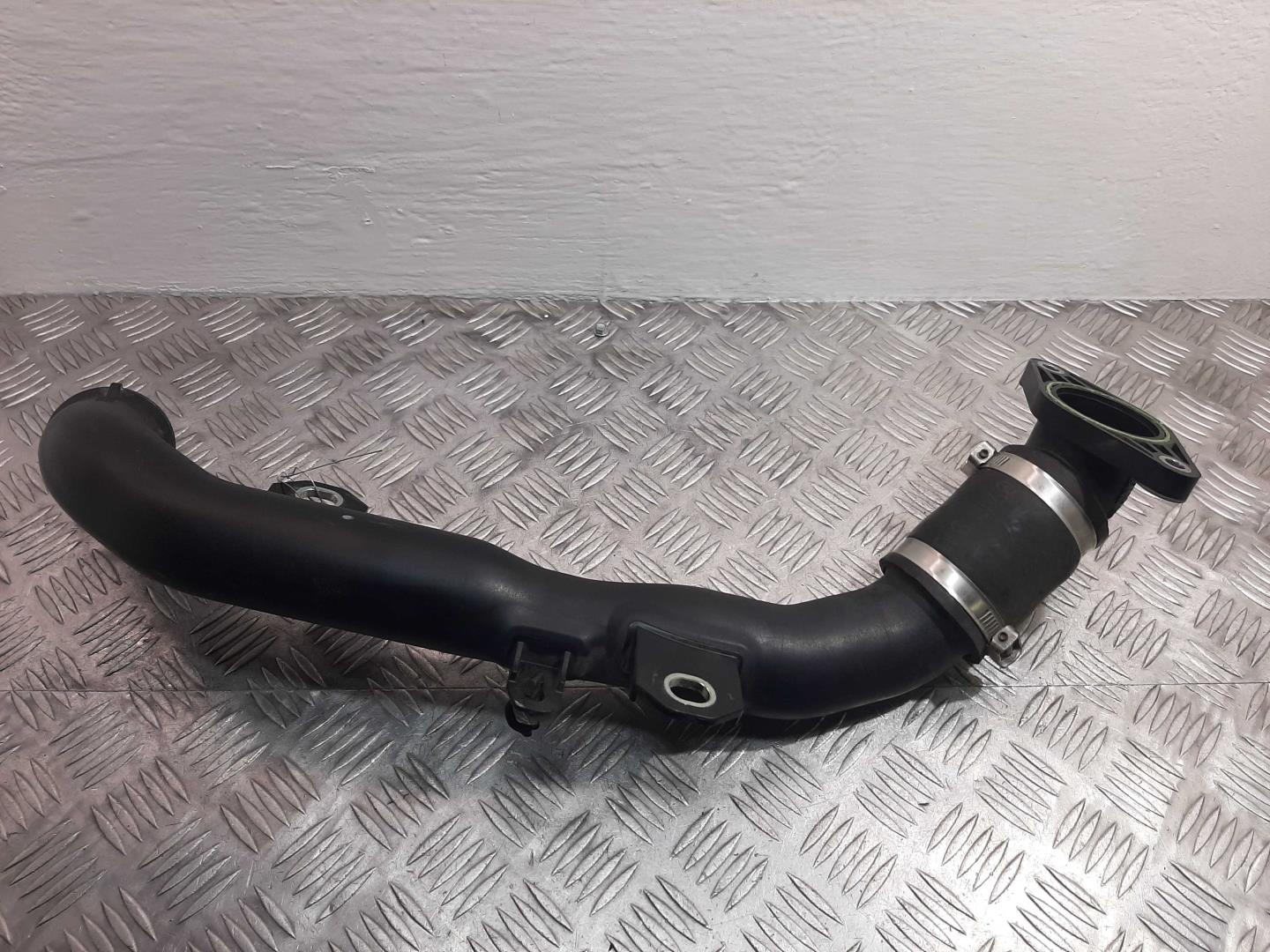 Патрубок интеркулера