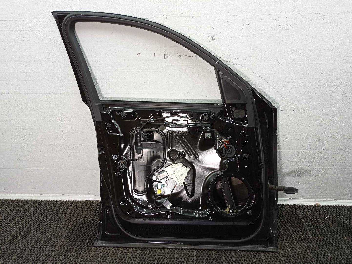 Стеклоподъемник электр. передний левый