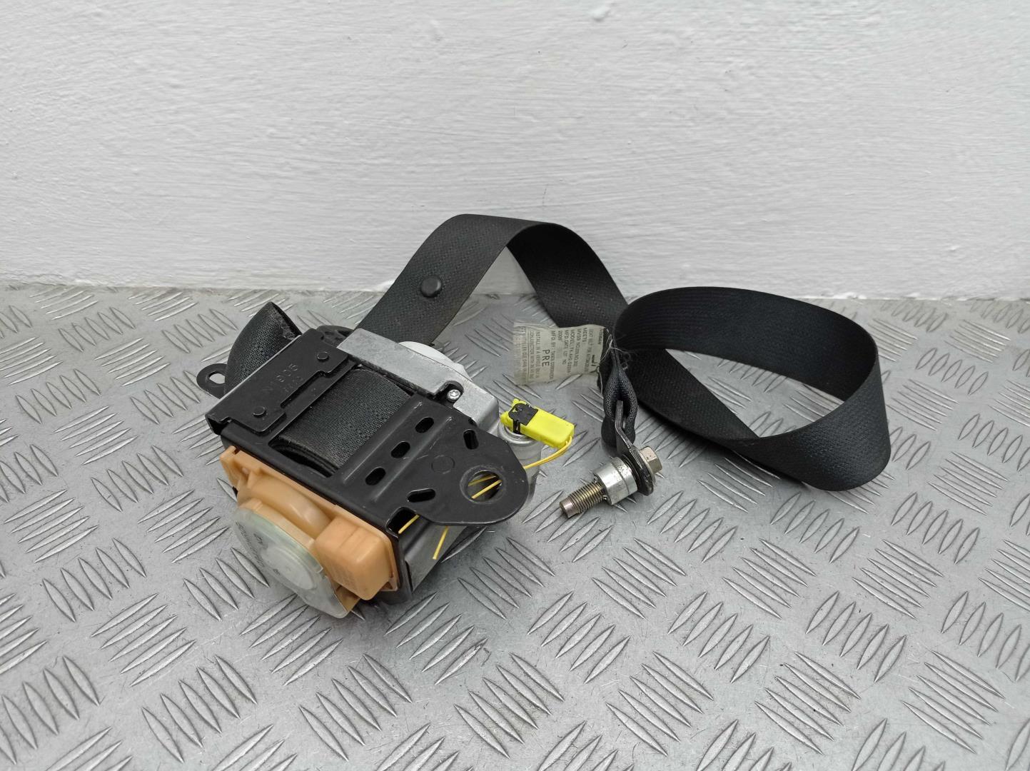 Ремень безопасности