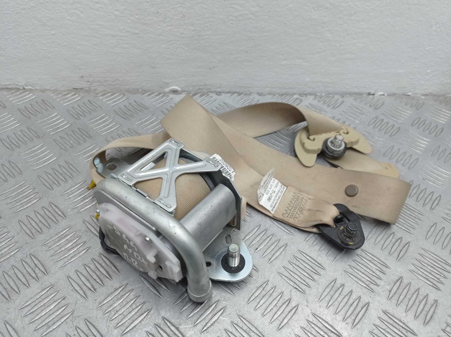 Ремень безопасности