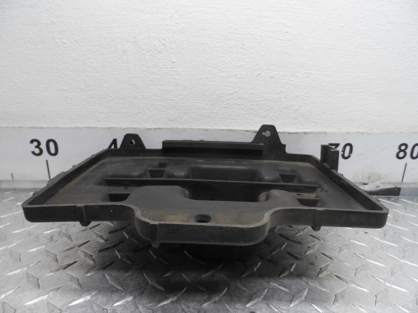 Площадка под аккумулятор (АКБ)