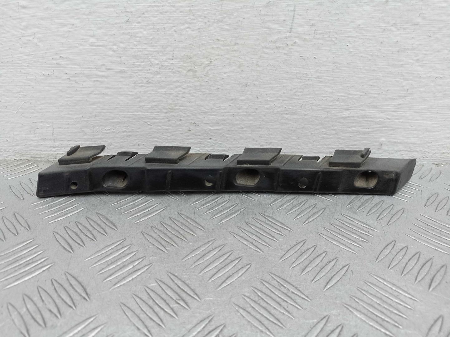 Крепеж фары