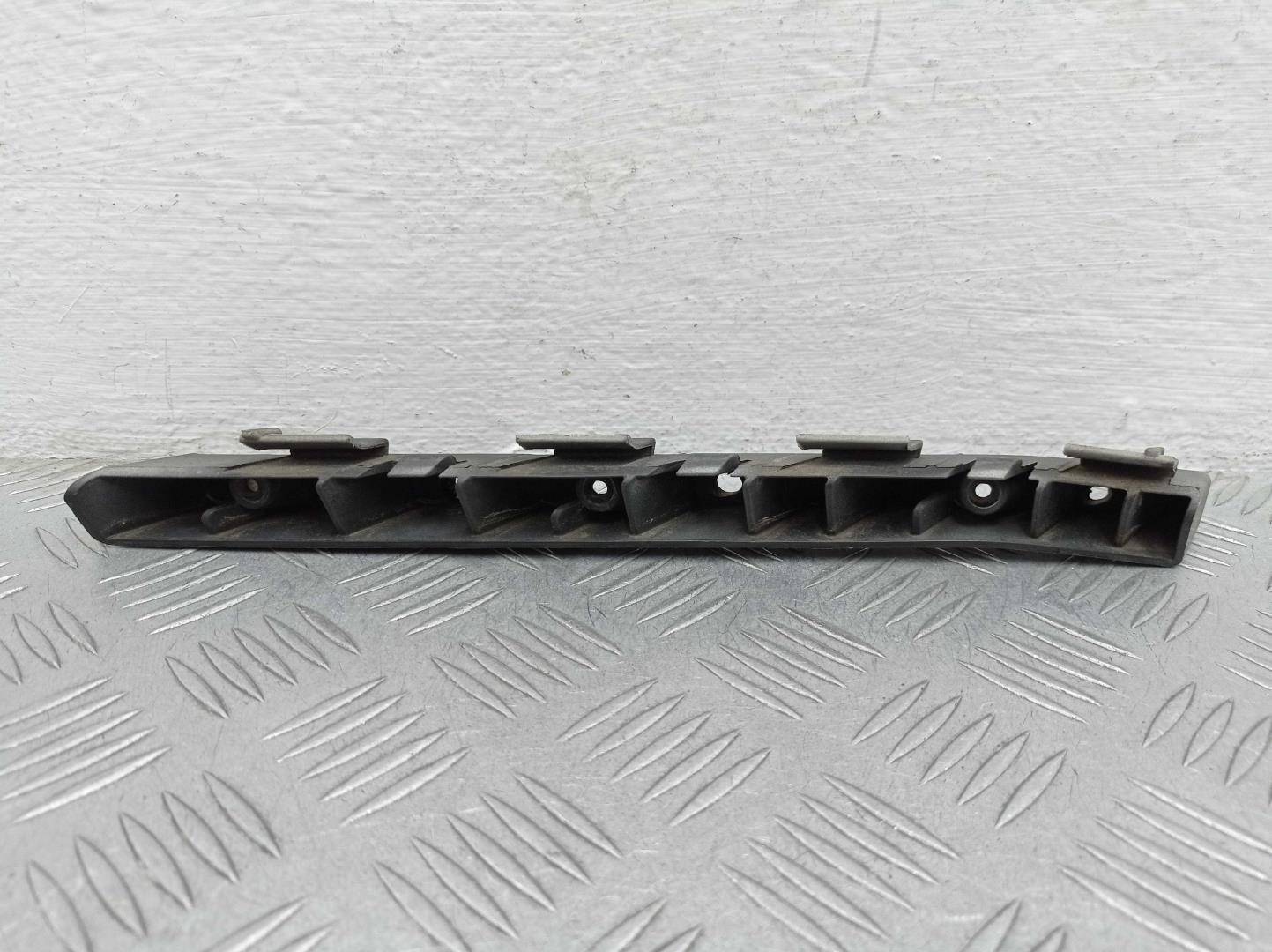 Крепеж фары