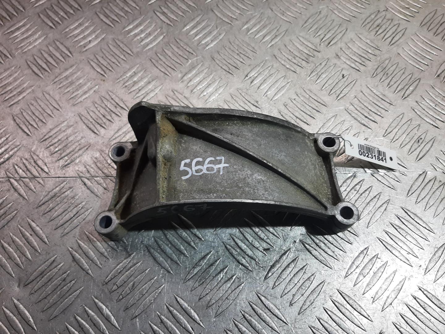 Кронштейн генератора