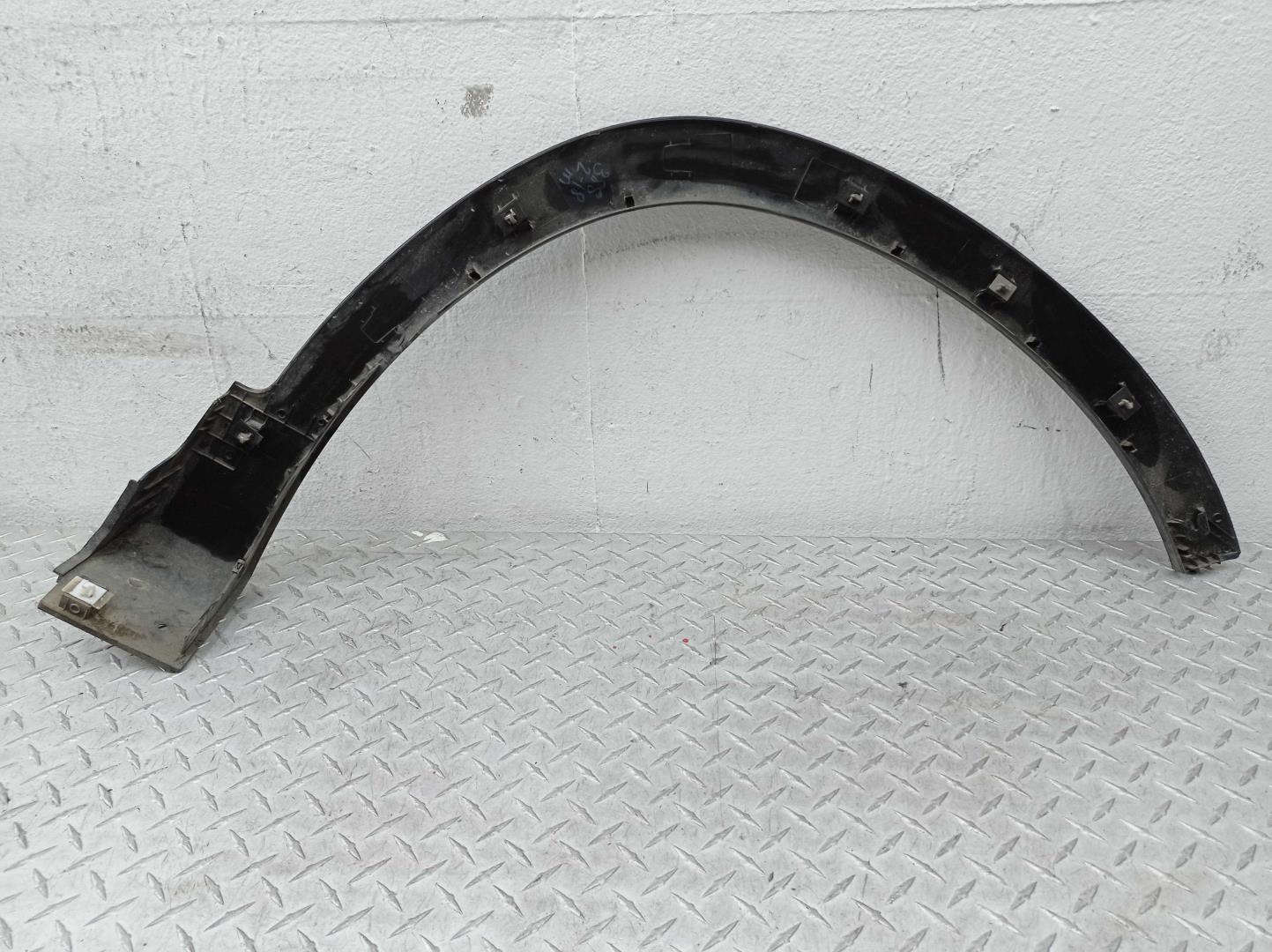 Накладка переднего крыла левого