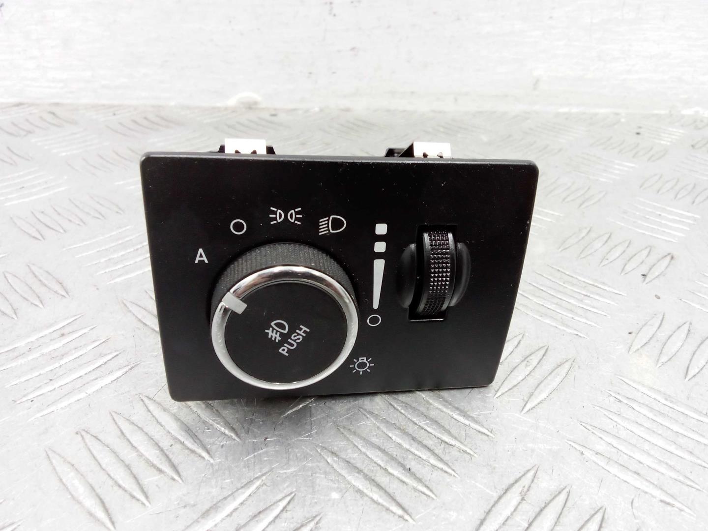 Переключатель света фар