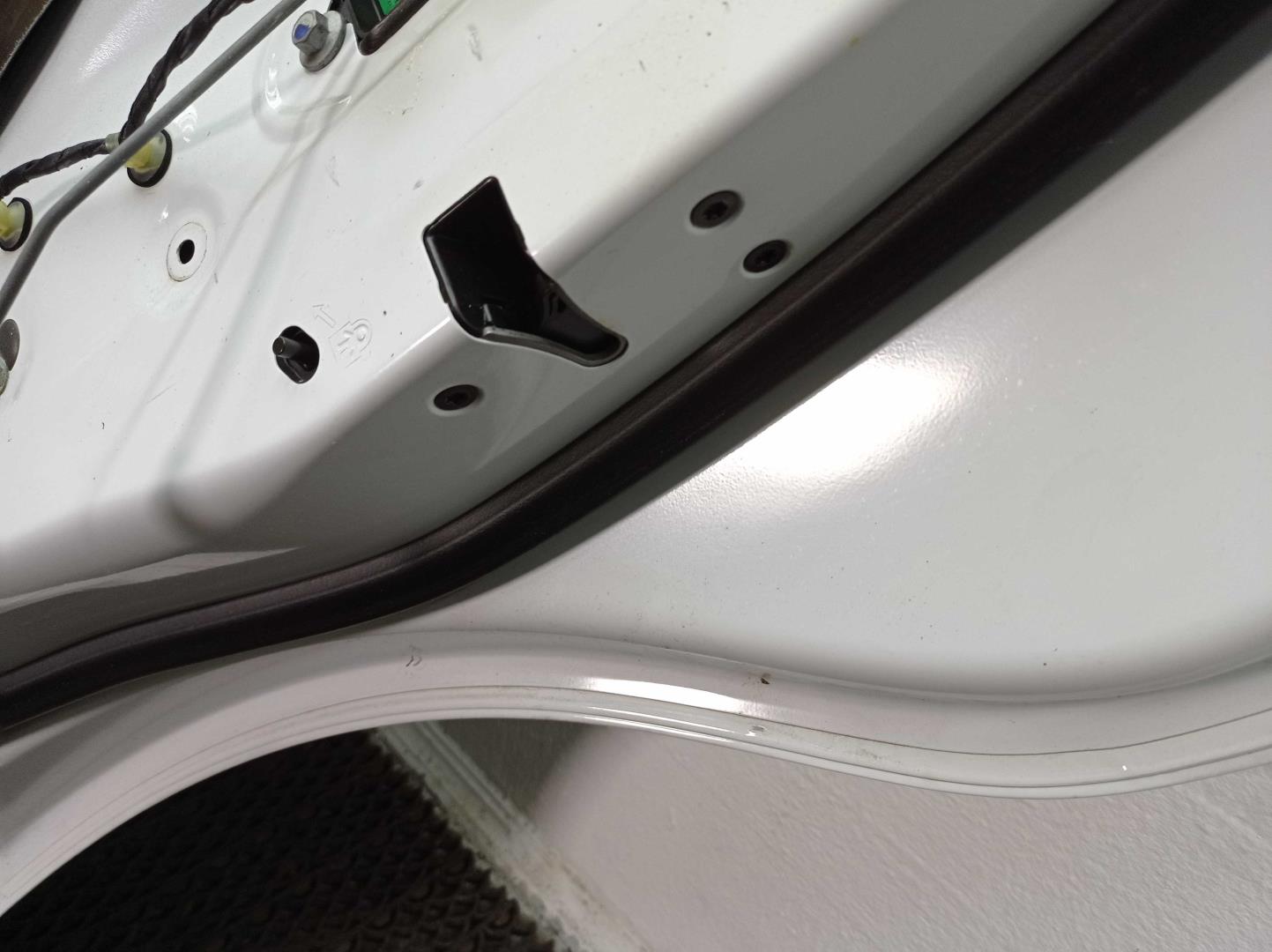 Замок двери задней правой