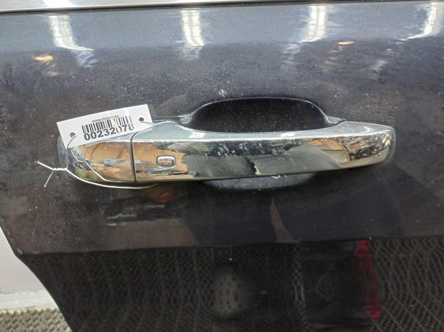 Петля двери передней