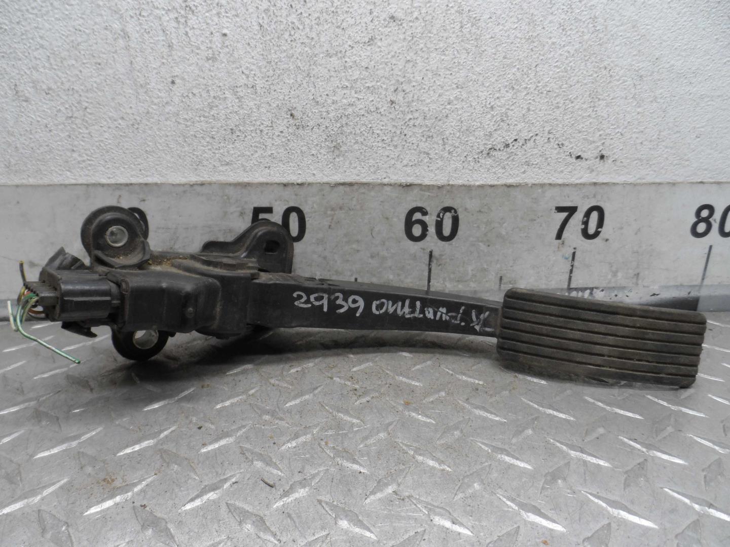 Педаль газа