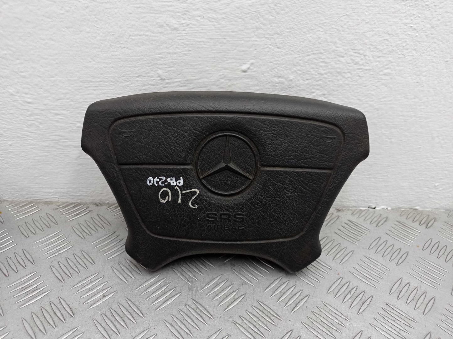 Подушка безопасности в рулевое колесо