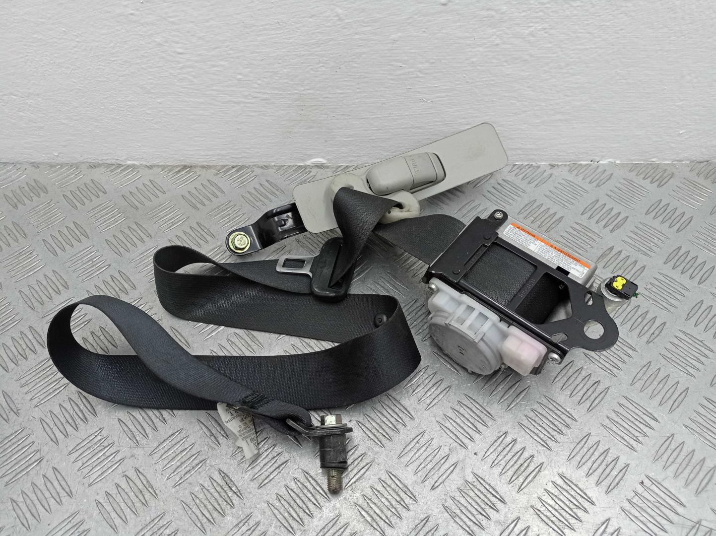 Ремень безопасности