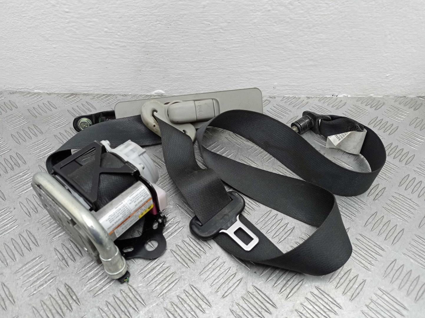 Ремень безопасности