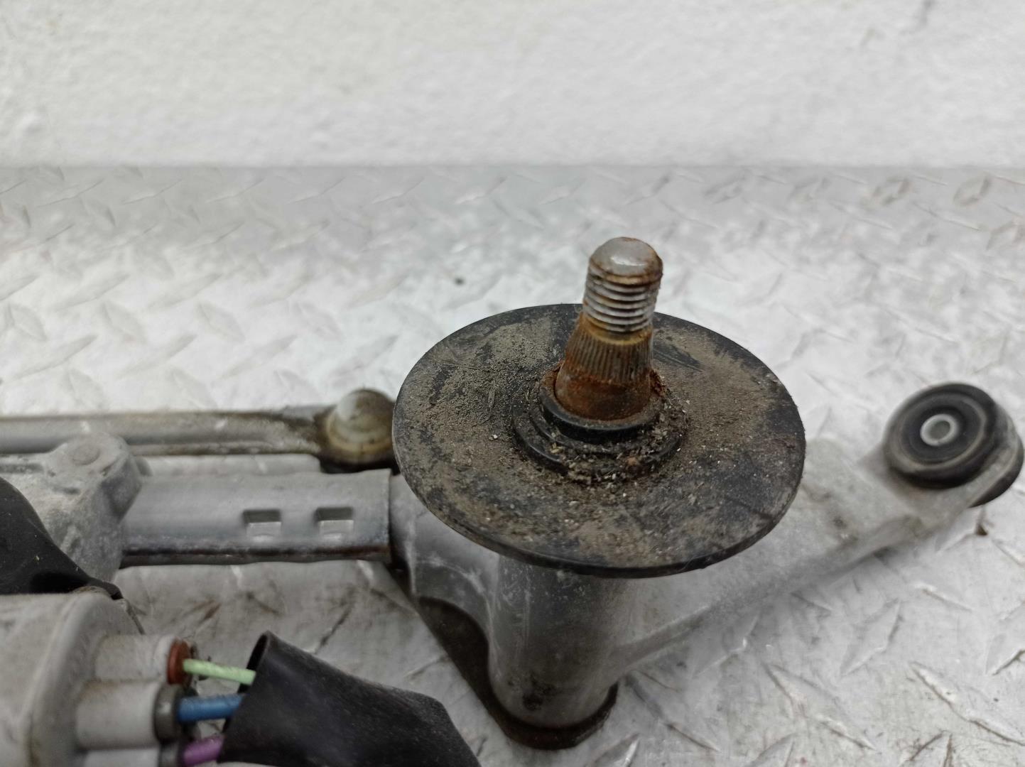 Трапеция стеклоочистителей