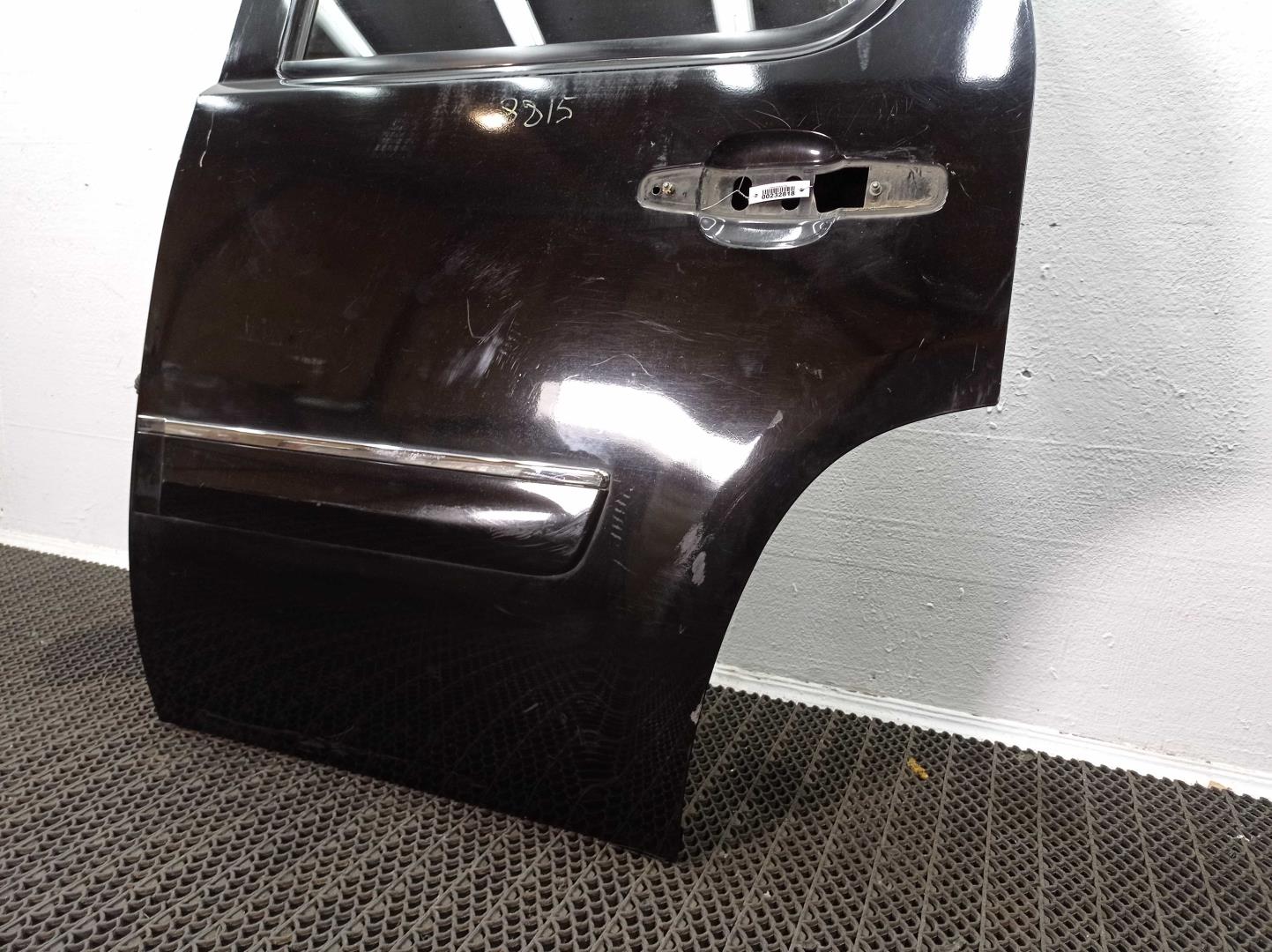 Петля двери