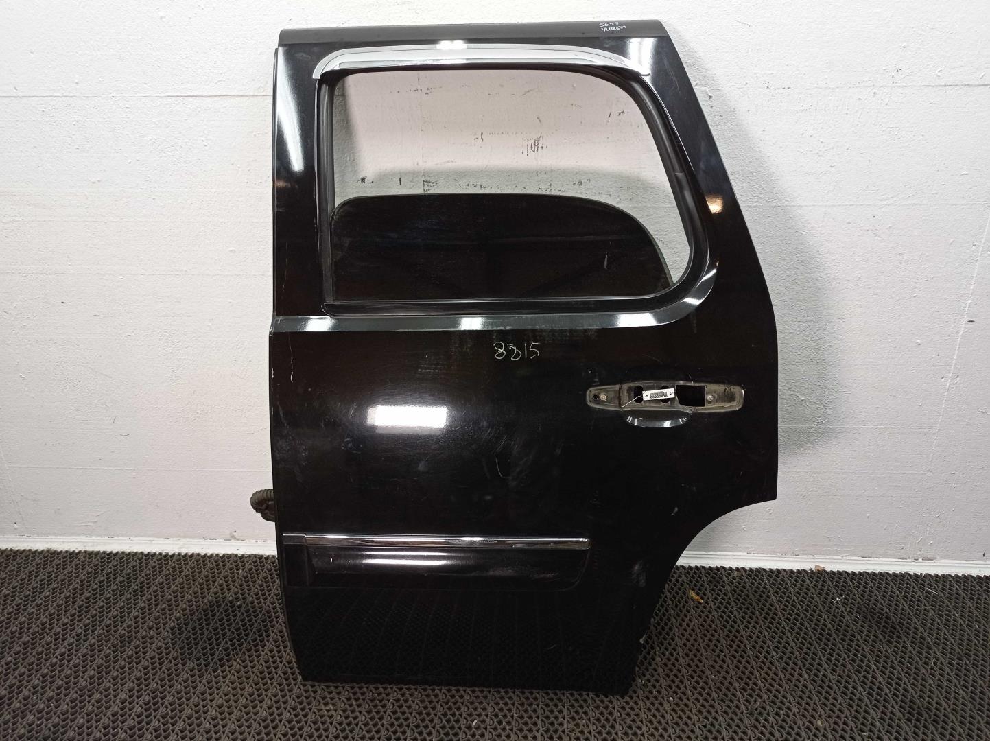 Петля двери