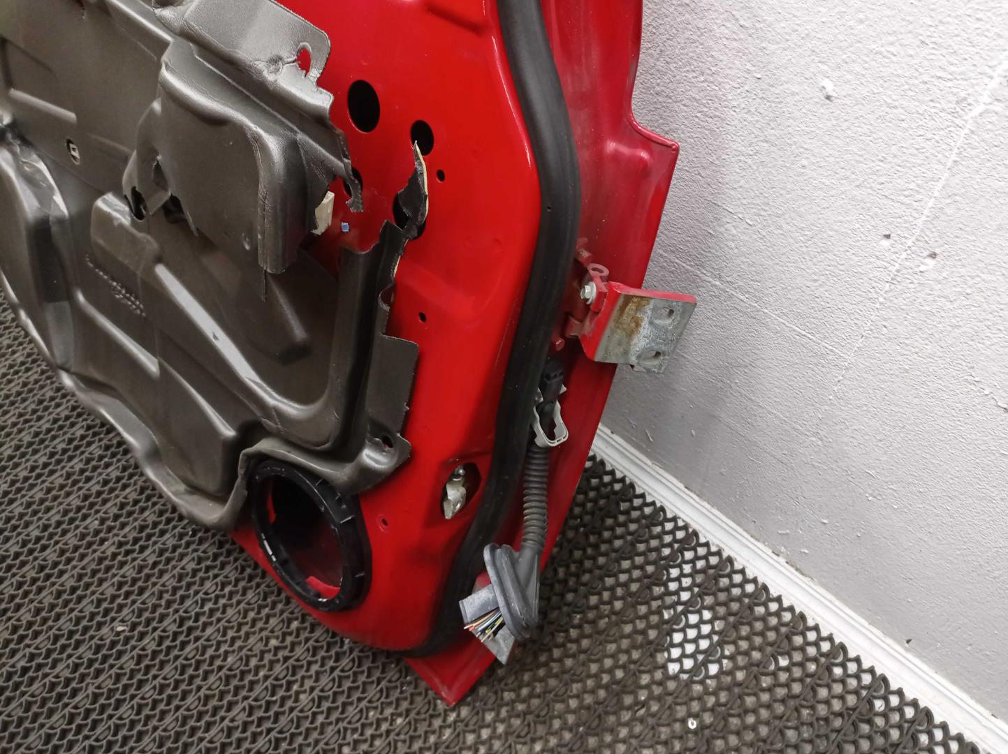 Стеклоподъемник электр. передний левый