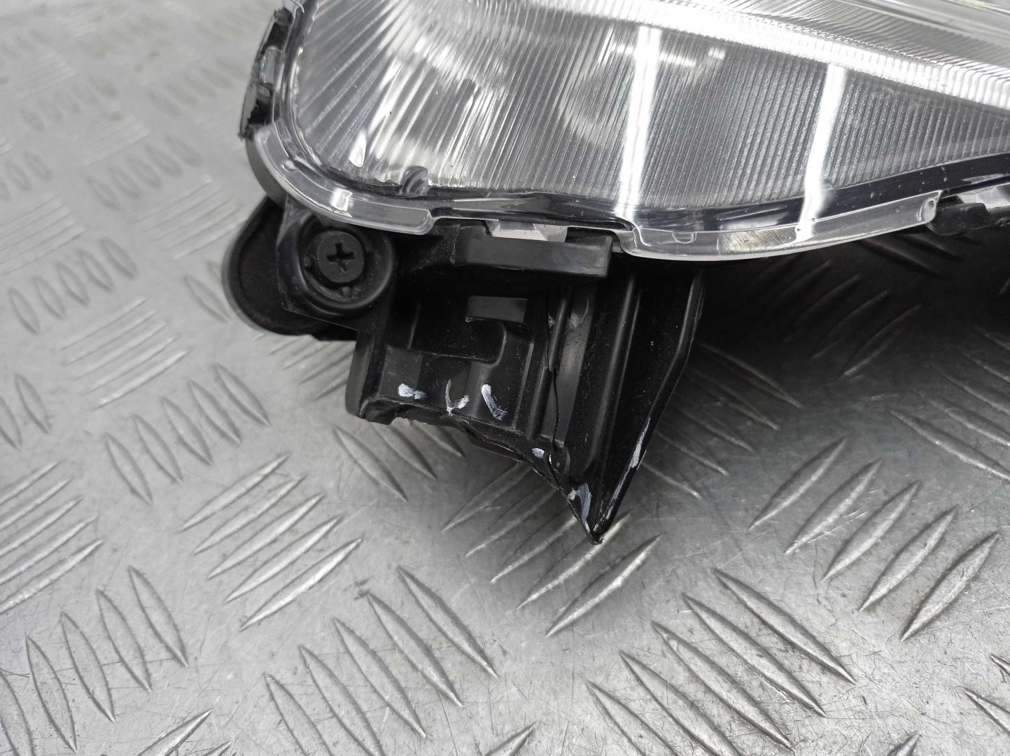 Фара противотуманная правая