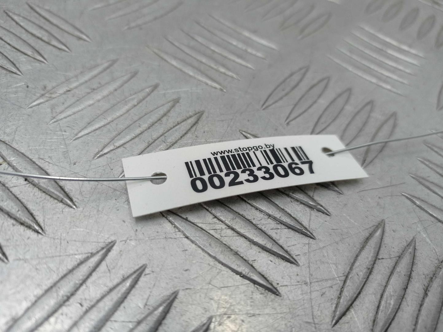 Петля капота левая