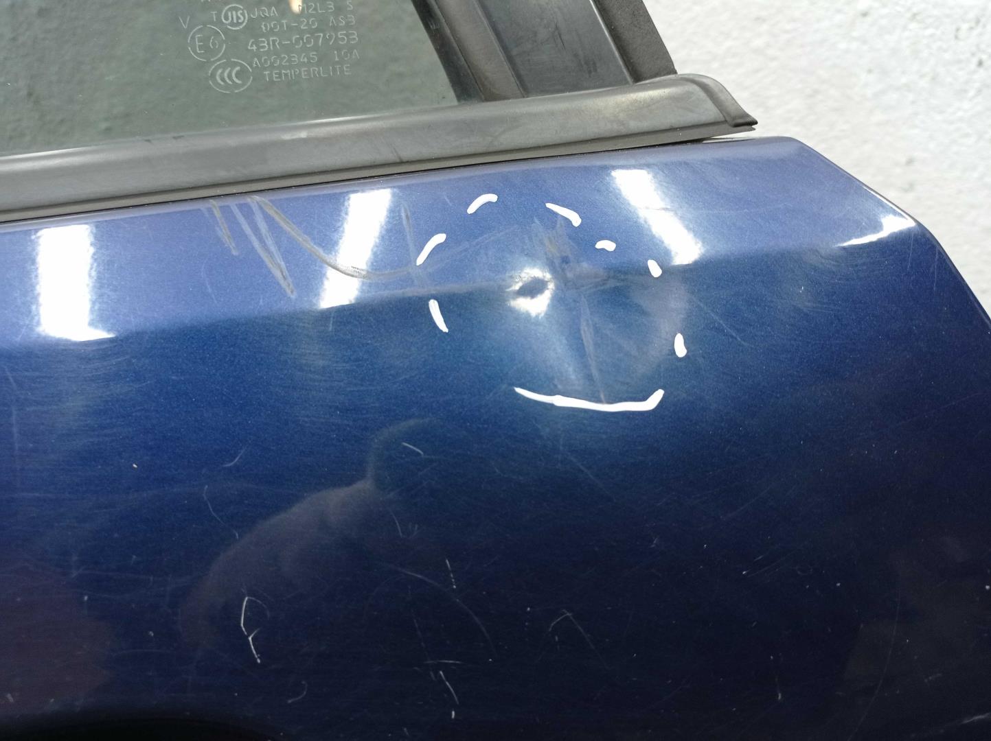 Стекло двери задней левой