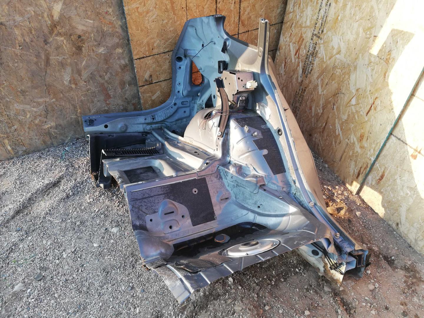 Крыло заднее левое