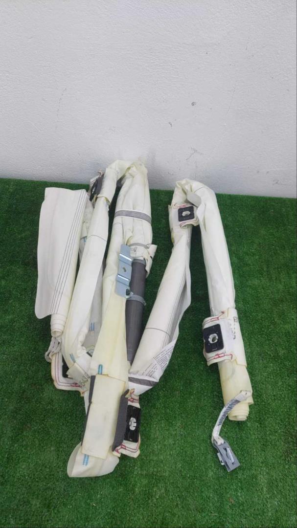 Подушка безопасности боковая (шторка)