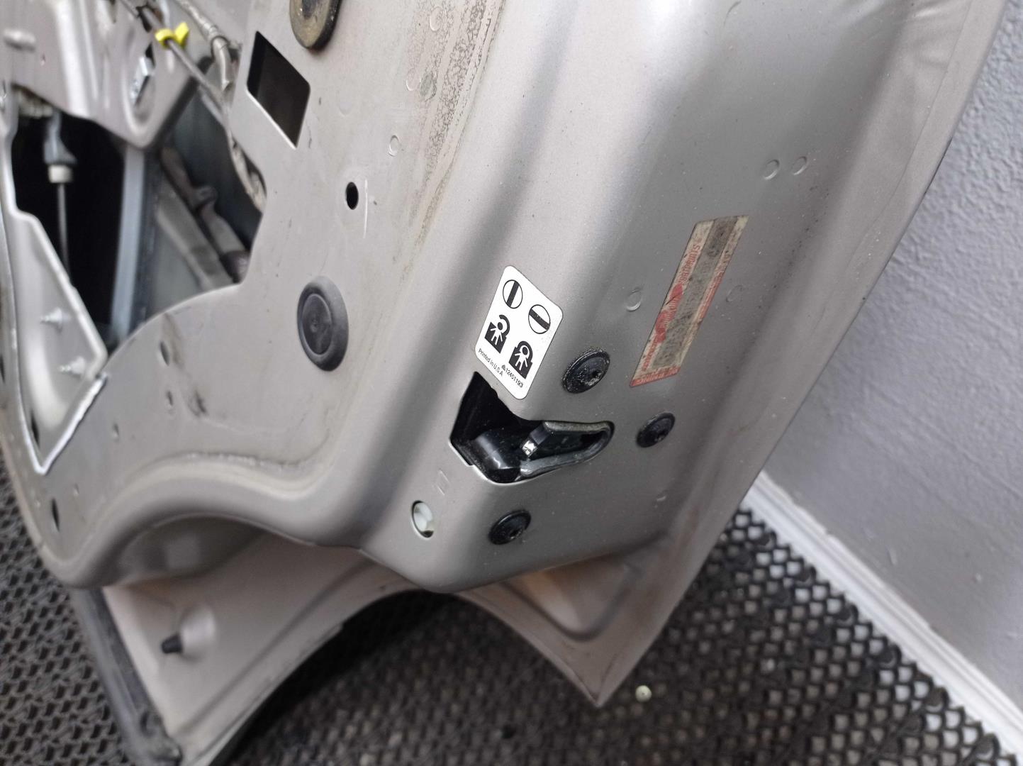 Стеклоподъемник электр. задний правый