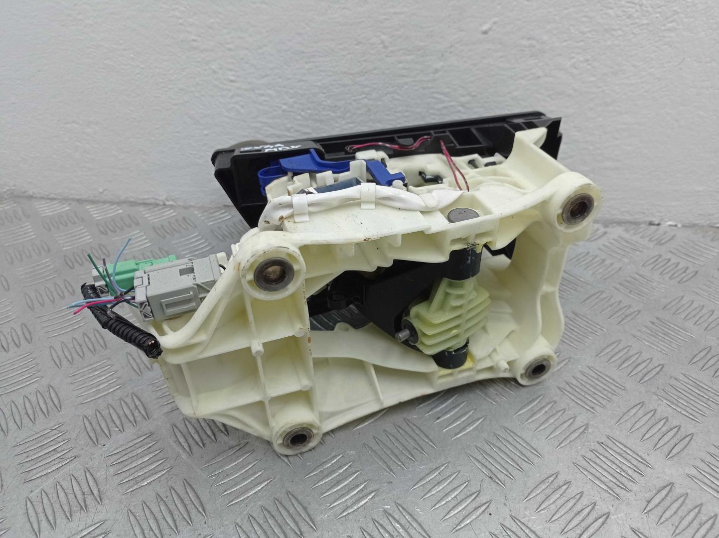 Кулиса МКПП / АКПП