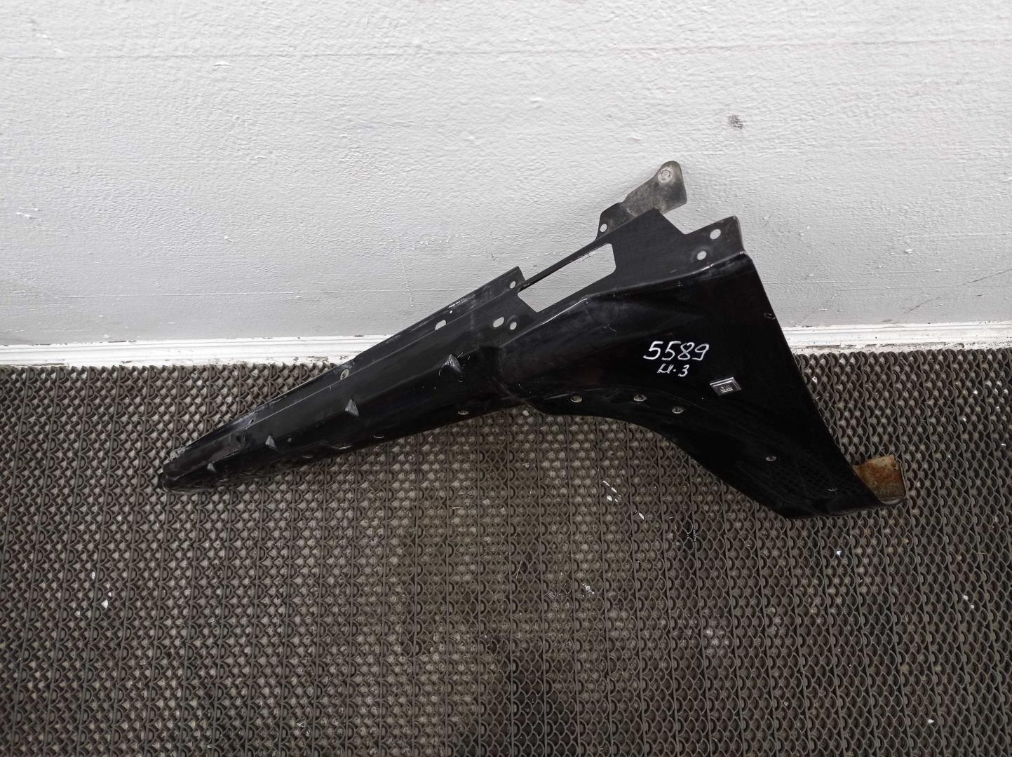 Крыло переднее левое