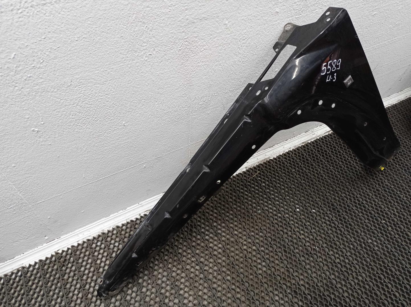 Крыло переднее левое