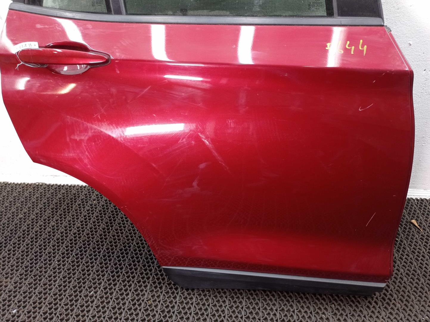 Дверь задняя правая