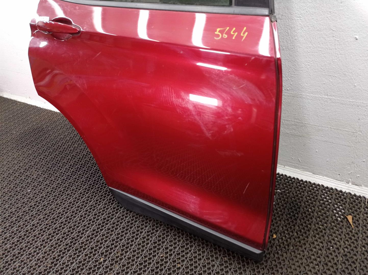 Дверь задняя правая