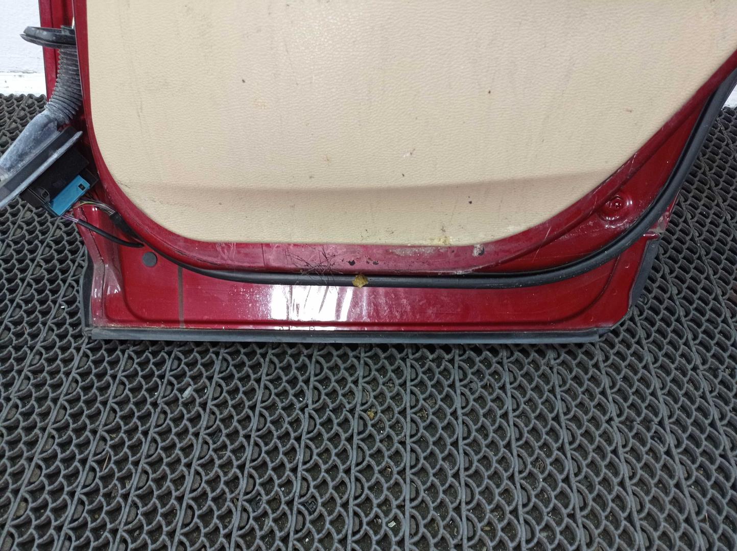 Дверь задняя правая