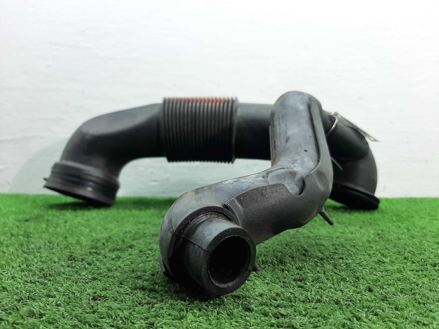 Патрубок воздушного фильтра