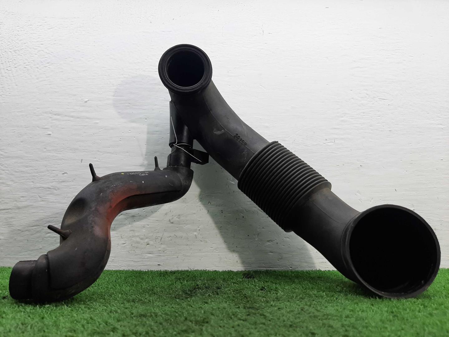 Патрубок воздушного фильтра