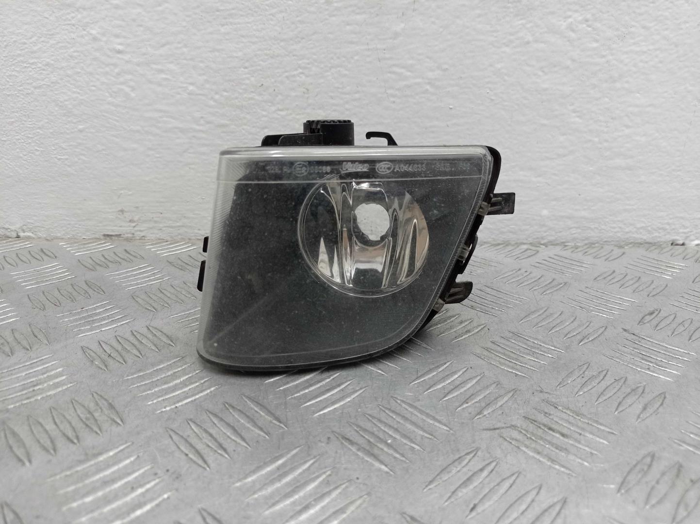 Фара противотуманная левая