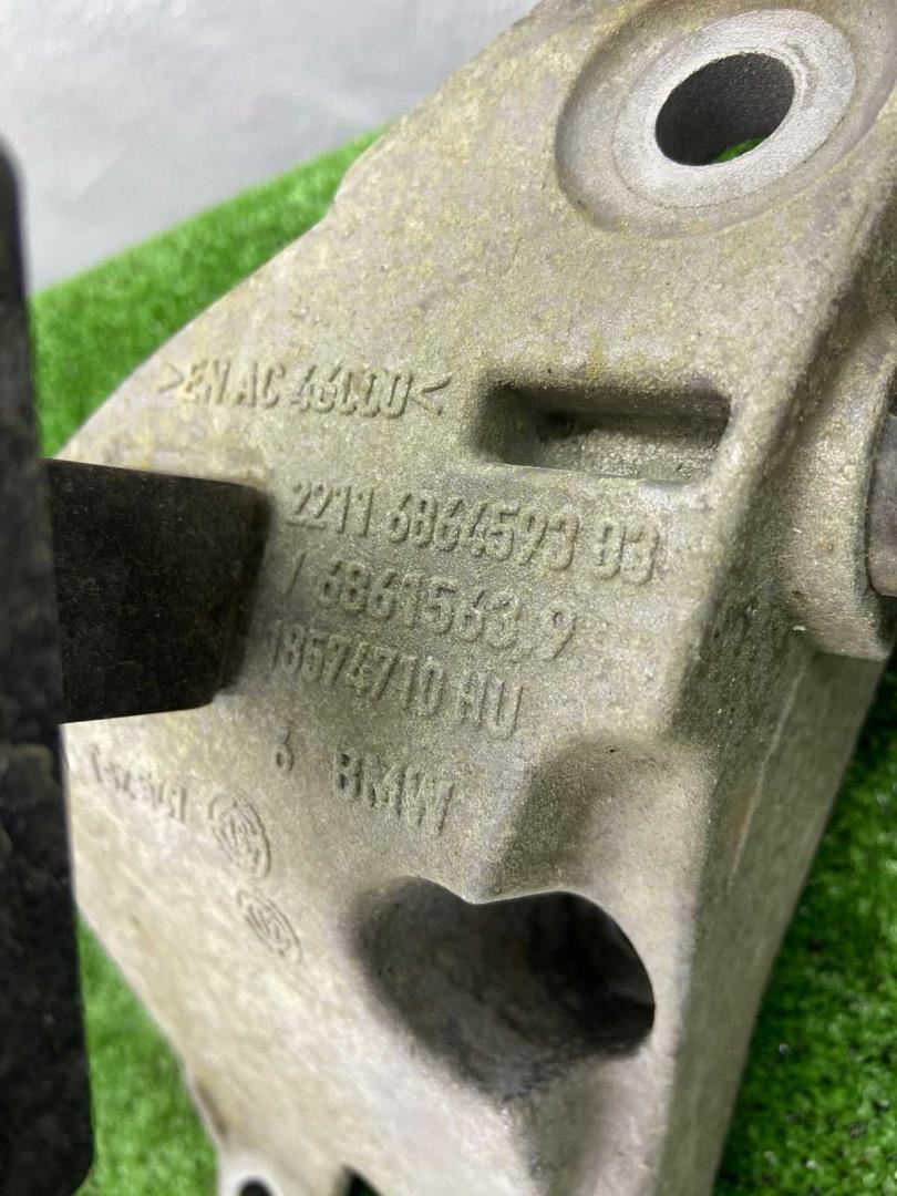 Кронштейн двигателя